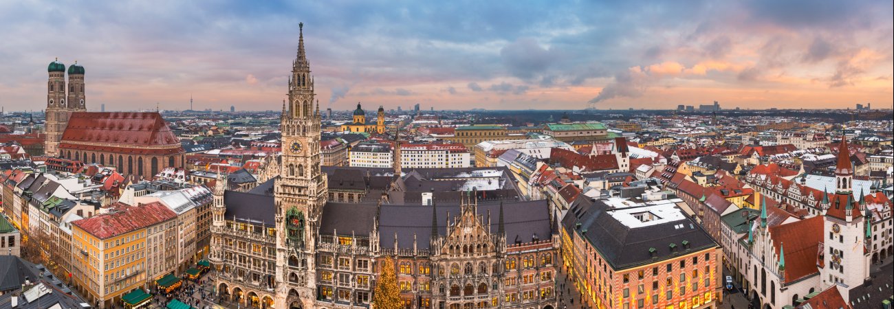 Blick über München im Abendlicht &copy; Mapics - stock.adobe.com