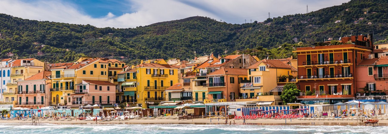 Blick auf Alassio &copy; zm_photo-stock.adobe.com