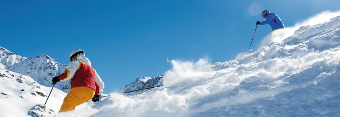 Abfahrt im Tiefschnee &copy; mma23-fotolia.com