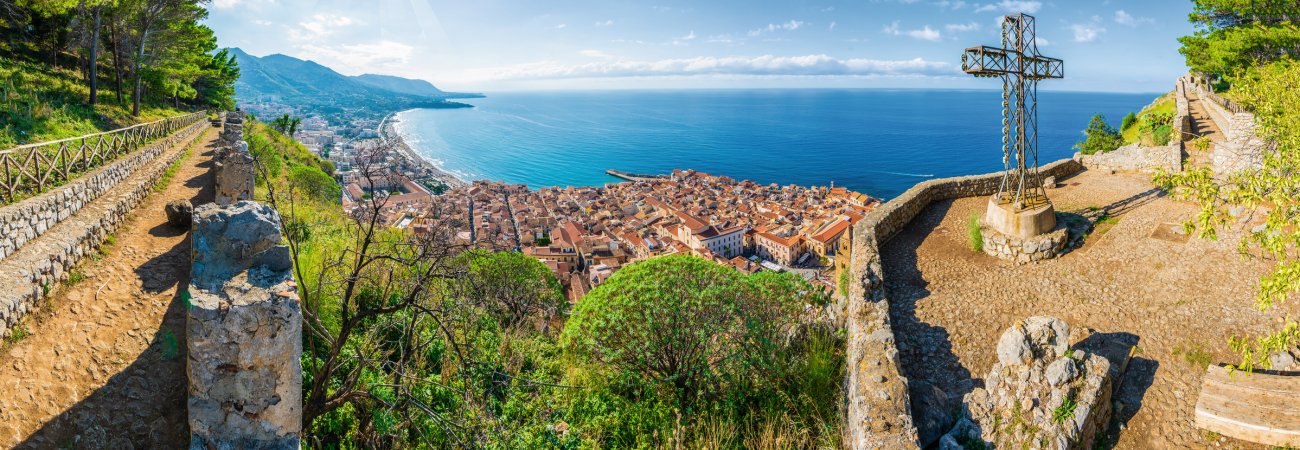 Blick über Cefalu © Balate Dorin - stock.adobe.com