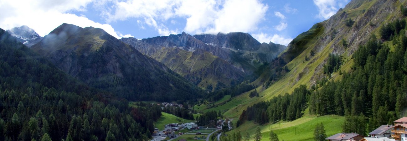 Samnaun in den Schweizer Alpen &copy; VRD - stock.adobe.com