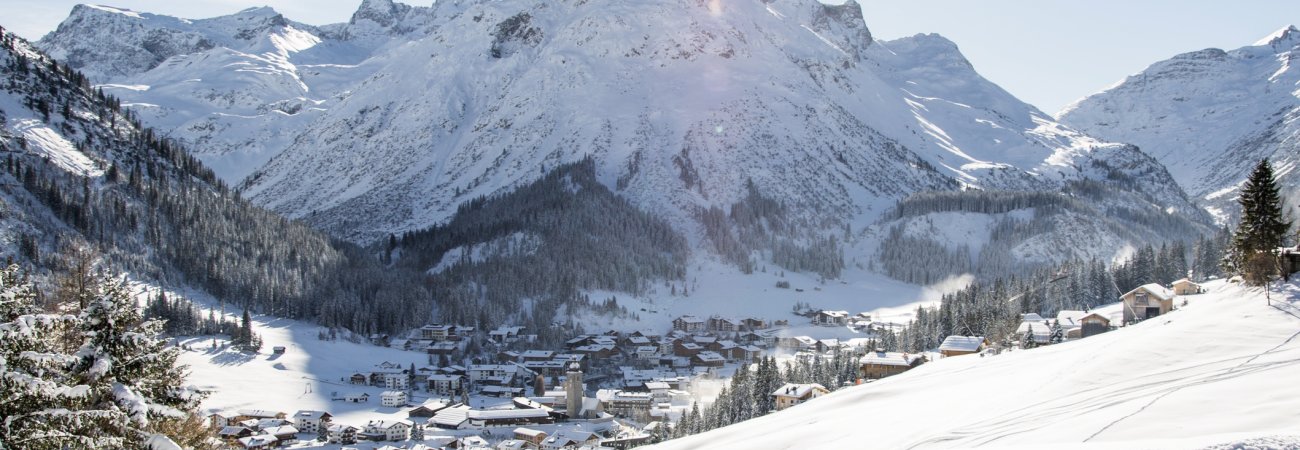 Blick auf Lech mit Omeshorn &copy; Lech Zuers Tourismus