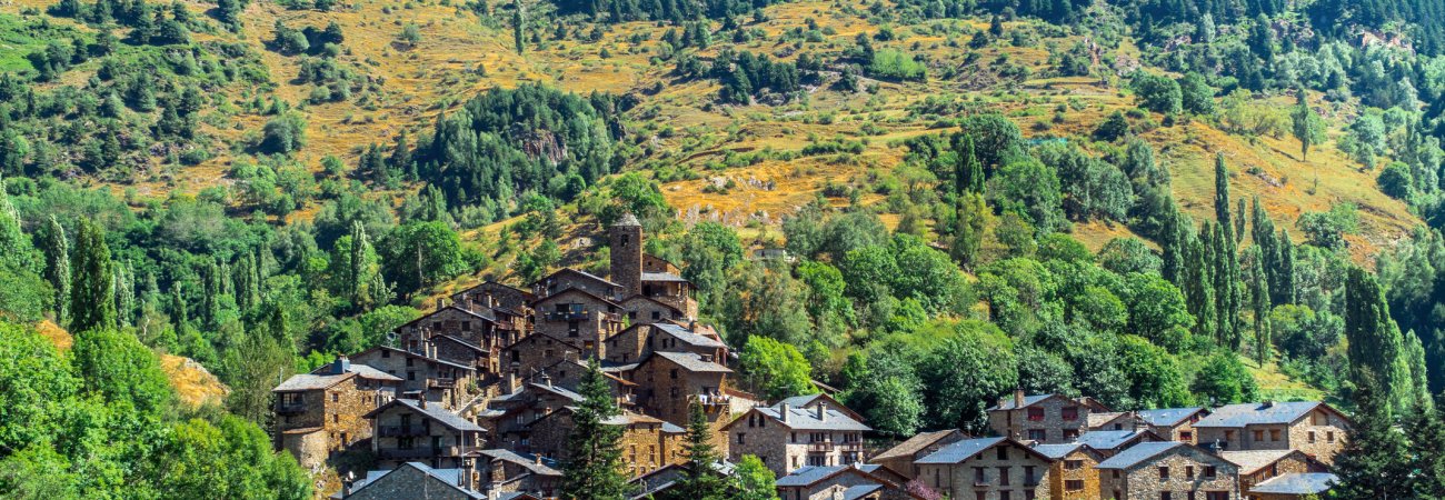 Bergdorf Os de Civís &copy; Manel Vinuesa - stock.adobe.com