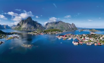 Reine in den Lofoten © harvepino-fotolia.com