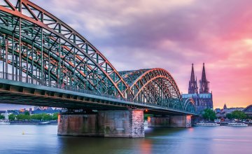 Hohenzollern Brücke mit Blick auf den Kölner Dom © LightVision-fotolia.com