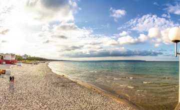 Kurhaus und Strand Binz © pure-life-pictures-fotolia.com