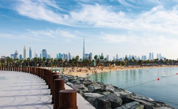 Dubai Downtown mit La Mer Beach &copy; creativefamily-stock.adobe.com