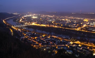 Blick über Trier bei Nacht © Tobias Arhelger-fotolia.com
