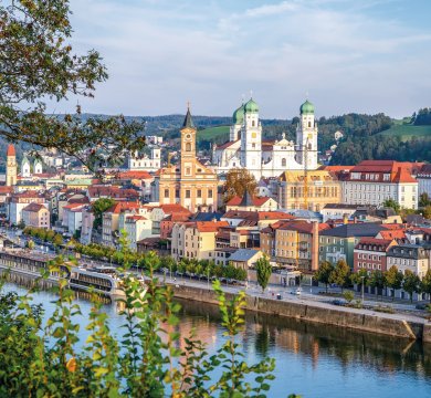 &copy; Comofoto-stock.adobe.com