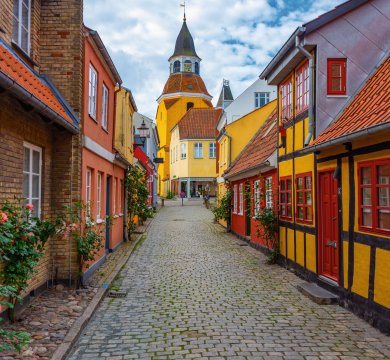 &copy; dudlajzov - stock.adobe.com