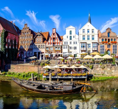 &copy; Shutterstock/FooTToo