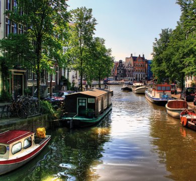 &copy; XtravaganT-stock.adobe.com